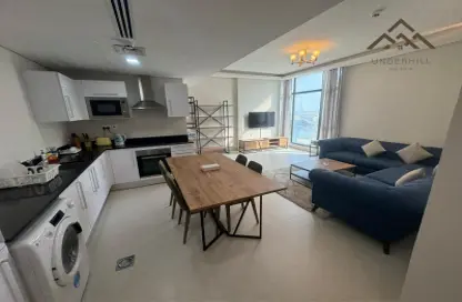 Living / Dining Room image for: Apartment - 1 Bedroom - 2 Bathrooms for rent in Amwaj Avenue - Amwaj Islands - Muharraq Governorate, Image 1