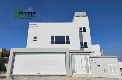 Villa - 4 Bedrooms - 5 Bathrooms for sale in Sanad - Central Governorate