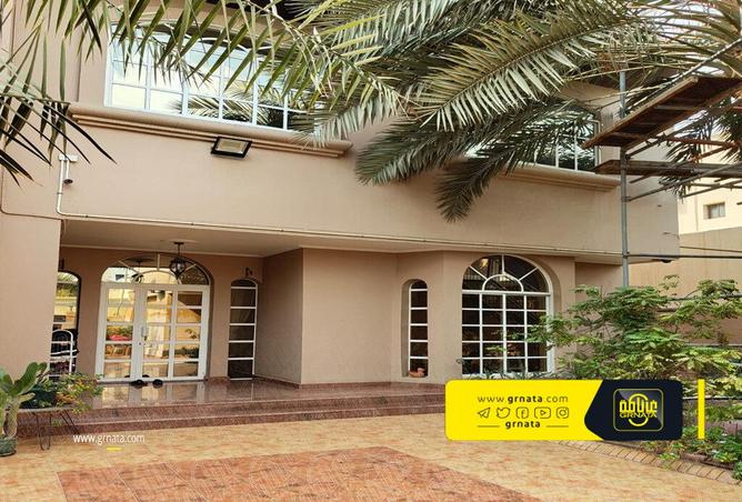 911465 - Property Image 2