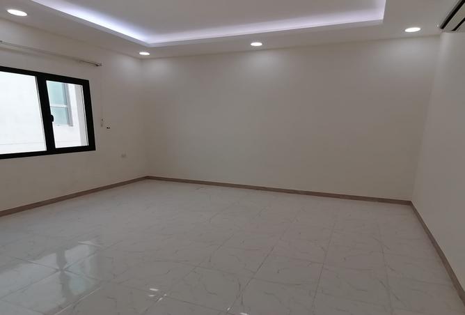 981777 - Property Image 2