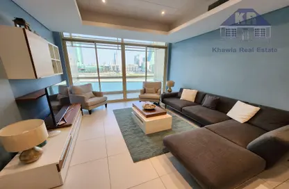 Living Room image for: Apartment - 3 Bedrooms - 3 Bathrooms for rent in Reef Island - Capital Governorate, Image 1