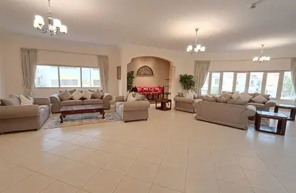 Apartment - 3 Bedrooms - 4 Bathrooms for rent in Mahooz - Manama - Capital Governorate