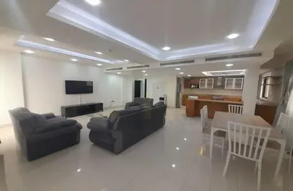 Living / Dining Room image for: Apartment - 3 Bedrooms - 3 Bathrooms for rent in Segaya - Manama - Capital Governorate, Image 1