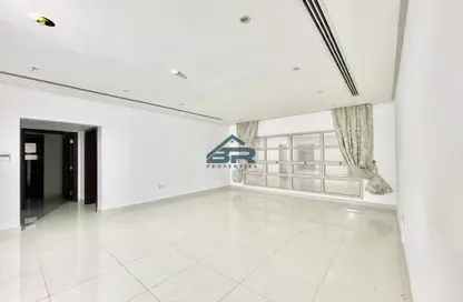 Empty Room image for: Apartment - 2 Bedrooms - 3 Bathrooms for rent in Busaiteen - Muharraq Governorate, Image 1