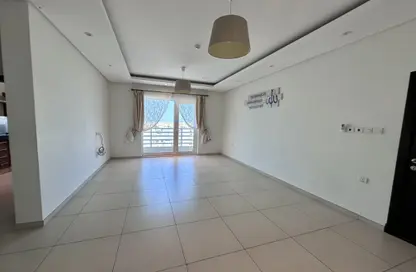 Apartment - 2 Bedrooms - 2 Bathrooms for rent in Hidd - Muharraq Governorate