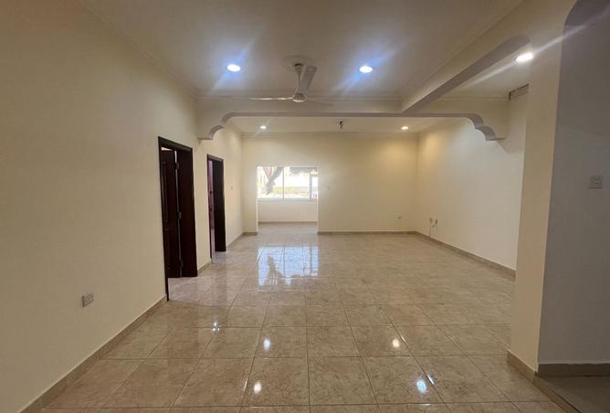 984907 - Property Image 2