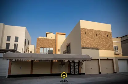 فيلا - 7 غرف نوم - 7 حمامات للبيع في توبلي - المحافظة الوسطى