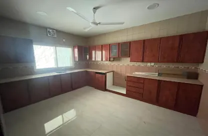 Apartment - 3 Bedrooms - 3 Bathrooms for rent in Jid Ali - Central Governorate
