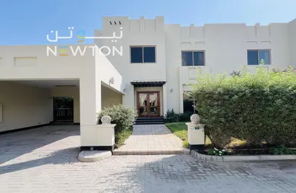 فيلا - 4 غرف نوم - 5 حمامات للايجار في الجنبية - المحافظة الشمالية
