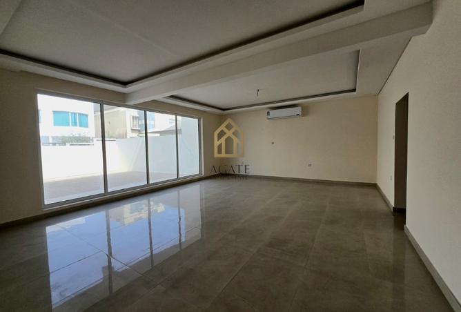 972366 - Property Image 2