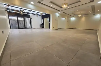 Villa - 5 Bedrooms - 4 Bathrooms for rent in Hamad Town - Northern Governorate