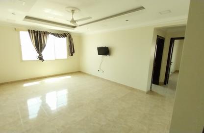 Apartment - 2 Bedrooms - 2 Bathrooms for rent in Sanabis - Manama - Capital Governorate