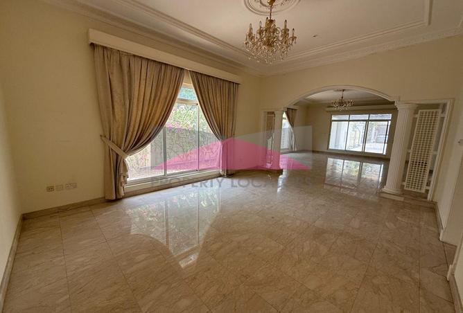 944358 - Property Image 2