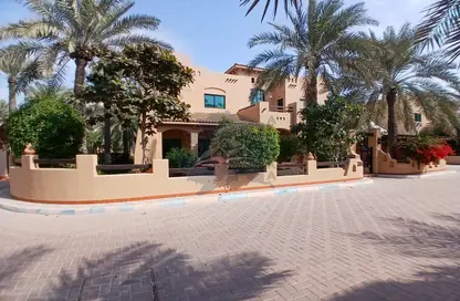 فيلا - 4 غرف نوم - 5 حمامات للايجار في جنوسان - المحافظة الشمالية