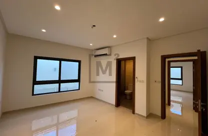 Apartment - 4 Bedrooms - 4 Bathrooms for rent in Busaiteen - Muharraq Governorate