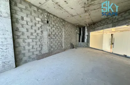 Retail - Studio - 2 Bathrooms for rent in Seef - Capital Governorate