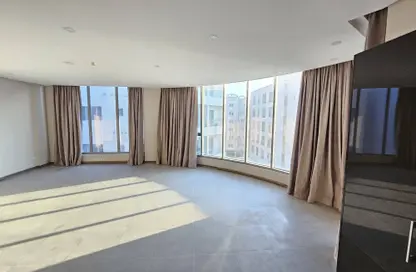 Apartment - 2 Bedrooms - 3 Bathrooms for rent in Hidd - Muharraq Governorate