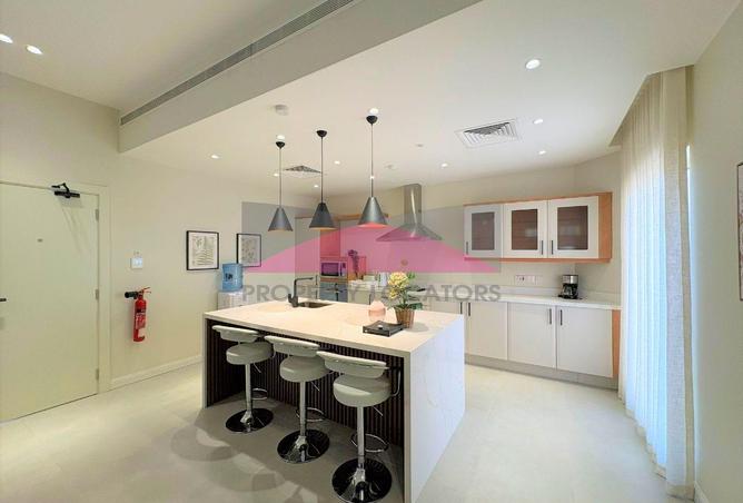 989307 - Property Image 3