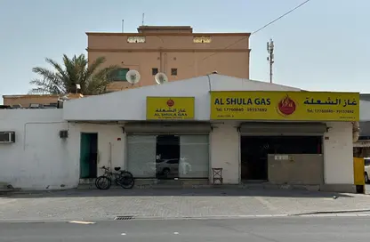 Whole Building - Studio - 2 Bathrooms for sale in Bu Kowarah - Riffa - Southern Governorate