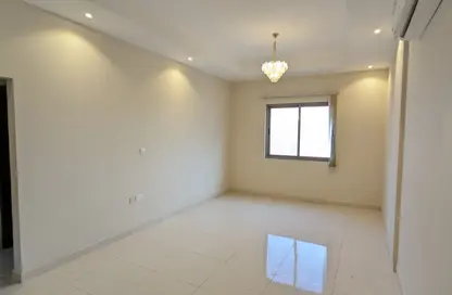 Apartment - 2 Bedrooms - 3 Bathrooms for rent in Hidd - Muharraq Governorate