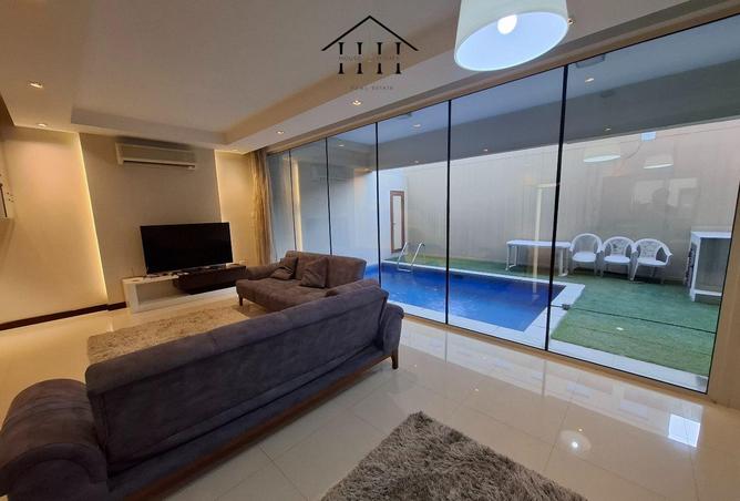 981807 - Property Image 2