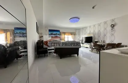 Apartment - 2 Bedrooms - 2 Bathrooms for rent in Al Juffair - Capital Governorate