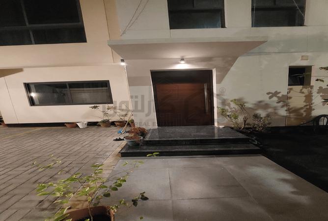 884774 - Property Image 2