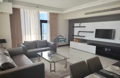 Living Room image for: Apartment - 2 Bedrooms - 2 Bathrooms for rent in Seef - Capital Governorate, Image 1