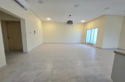 Apartment - 3 Bedrooms - 3 Bathrooms for rent in Tubli - Central Governorate