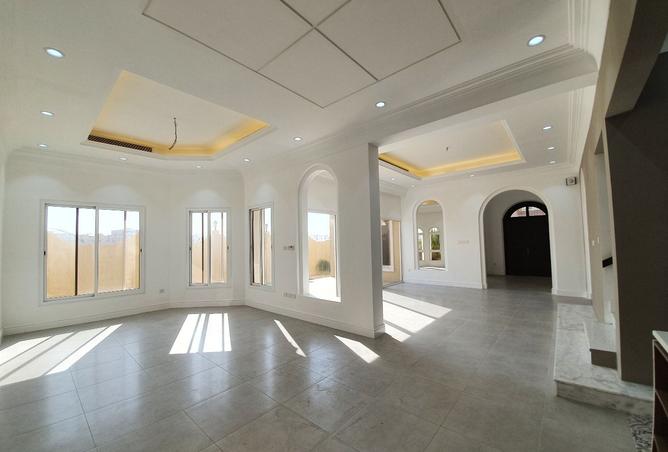 977947 - Property Image 2