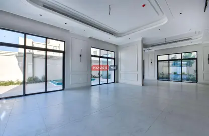 Villa - 4 Bedrooms - 7 Bathrooms for sale in Tubli - Central Governorate