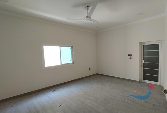 Apartment - 3 Bedrooms - 2 Bathrooms for rent in Arad - Muharraq Governorate
