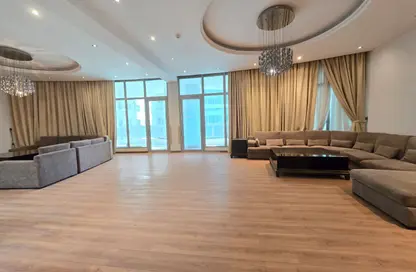 Penthouse - 3 Bedrooms - 3 Bathrooms for rent in Al Juffair - Capital Governorate