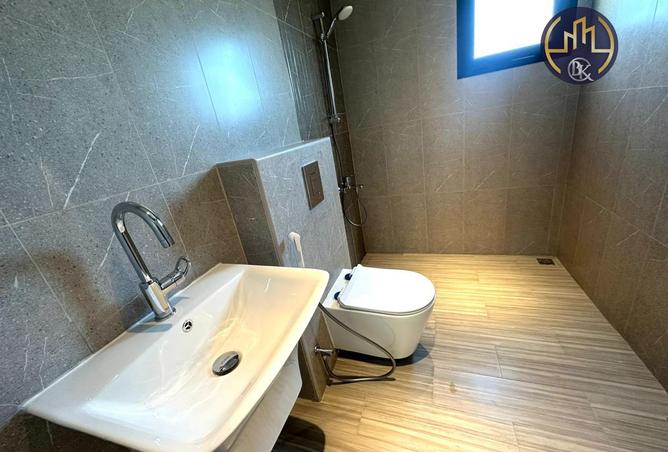 985209 - Property Image 3