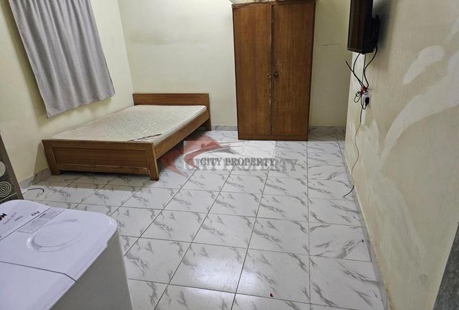 905648 - Property Image 2