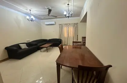 Apartment - 2 Bedrooms - 2 Bathrooms for rent in Mahooz - Manama - Capital Governorate
