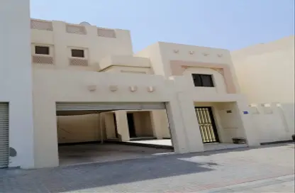 فيلا - 4 غرف نوم - 3 حمامات للايجار في ميناء سلمان - محافظة العاصمة