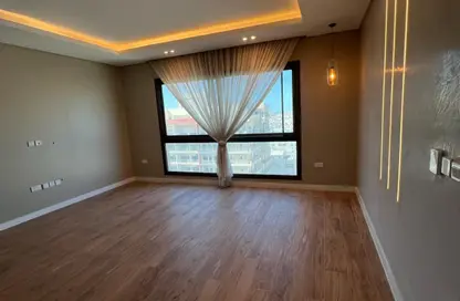 Apartment - 2 Bedrooms - 3 Bathrooms for rent in Hidd - Muharraq Governorate
