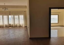 صورةغرفة فارغة لـ: شقة - 2 غرف نوم - 2 حمامات للكراء في عراد - المحرق, صورة 1