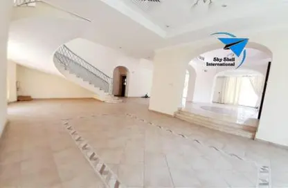 Villa - 5 Bedrooms - 6 Bathrooms for rent in Zinj - Manama - Capital Governorate