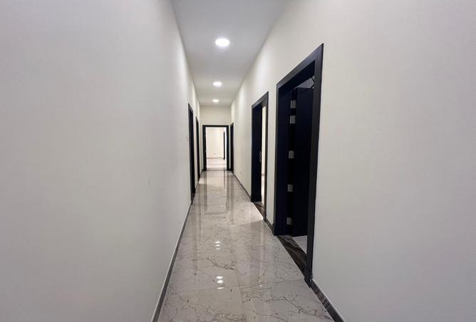 981776 - Property Image 2