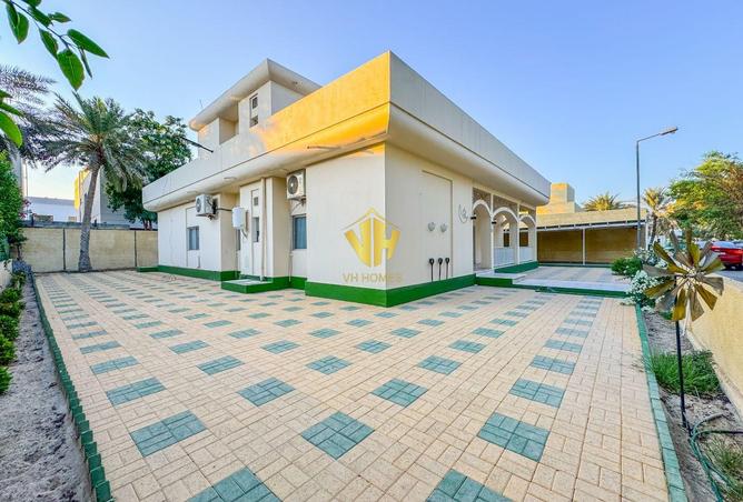 983479 - Property Image 2