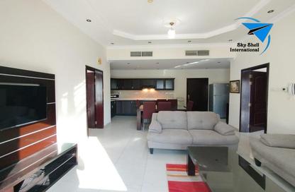 Apartment - 2 Bedrooms - 2 Bathrooms for rent in Sanabis - Manama - Capital Governorate