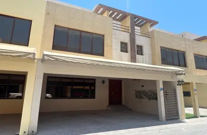 فيلا - 5 غرف نوم - 6 حمامات للايجار في الدير - المحرق