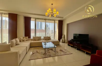 Apartment - 2 Bedrooms - 3 Bathrooms for rent in Sanabis - Manama - Capital Governorate