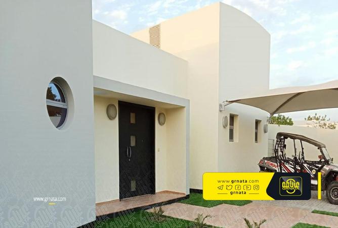 883672 - Property Image 3