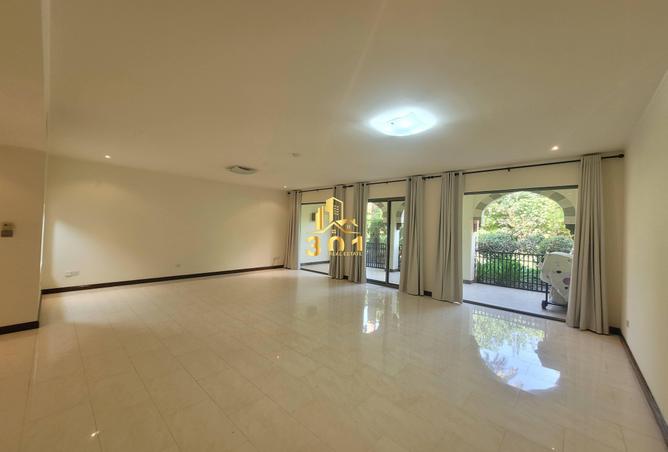 981969 - Property Image 3