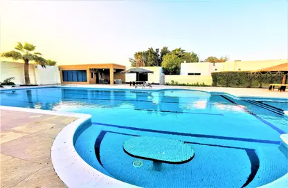صورة لـ حوض سباحة فيلا - 3 غرف نوم - 2 حمامات للايجار في سار - المحافظة الشمالية ، صورة رقم 1