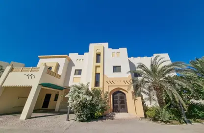 فيلا - 5 غرف نوم - 6 حمامات للايجار في الجنبية - المحافظة الشمالية