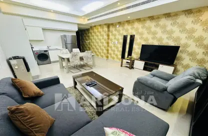 Living Room image for: Apartment - 1 Bedroom for rent in Al Juffair - Capital Governorate, Image 1